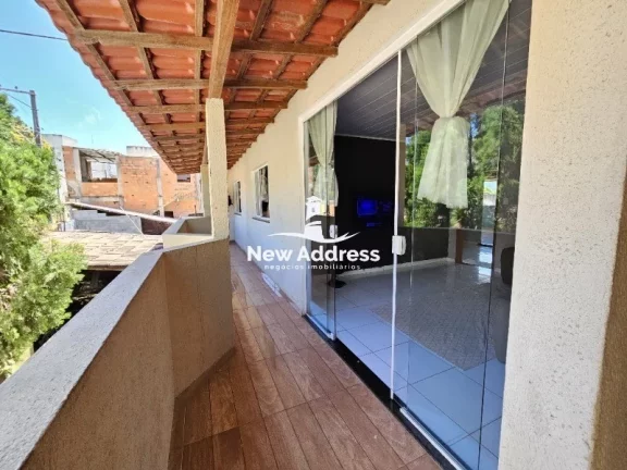 Imagem Duas casas com entradas independentes, 200m² de área construída. Ideal para morar com privacidade ou garantir renda extra com aluguel.