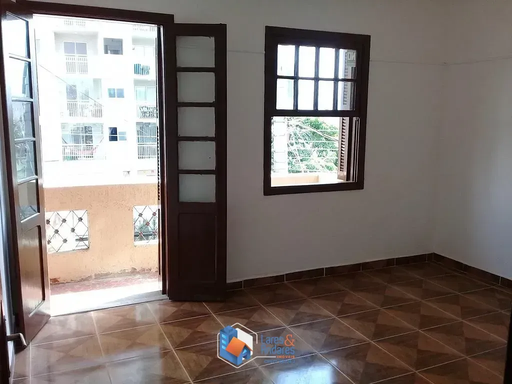 Imagem Sobrado para venda em Vila Mazzei com 7 quartos, 324m²