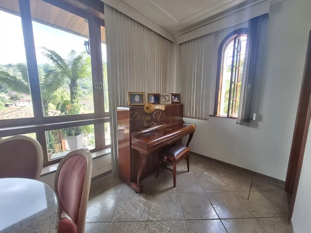 Imagem Casa em Condomínio para Venda em Teresópolis / RJ no bairro Parque do Imbui