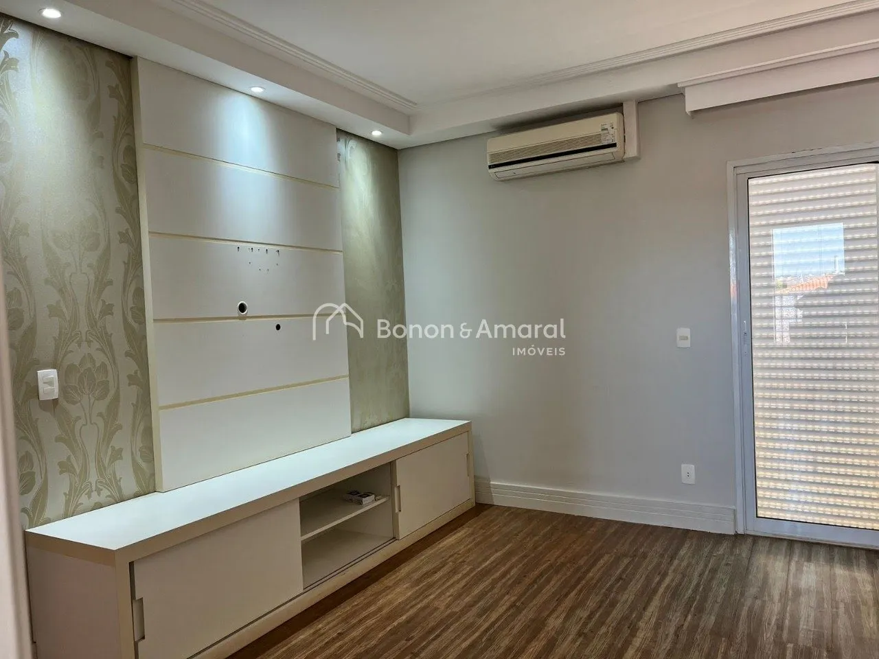 Imagem Casa de condomínio com 4 Quartos e 5 banheiros à Venda, 397m² por R$ 1.865.000
