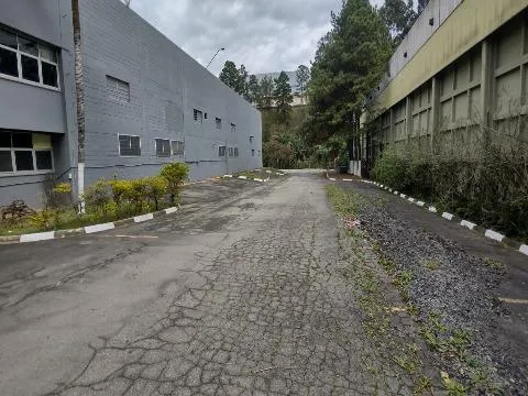 Imagem VENDA E LOCAÇÃO DE GALPÃO INDUSTRIAL EM GUARULHOS/SP, EXCELENTE OPORTUNIDADE com área total de 4.700m² e área construída de 3.500m². CONSULTE-NOS.