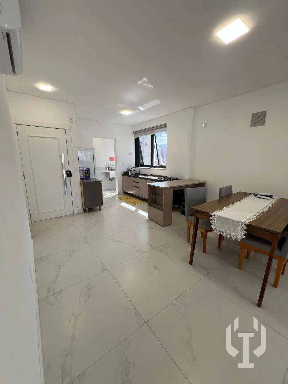 Imagem Apartamento para alugar em Itapema, com 3 quartos, 120m2