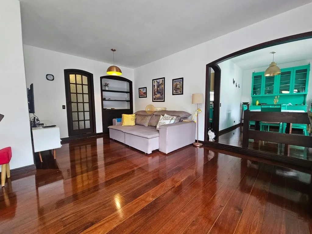 Imagem Casa para Venda em Teresópolis / RJ no bairro Ermitage