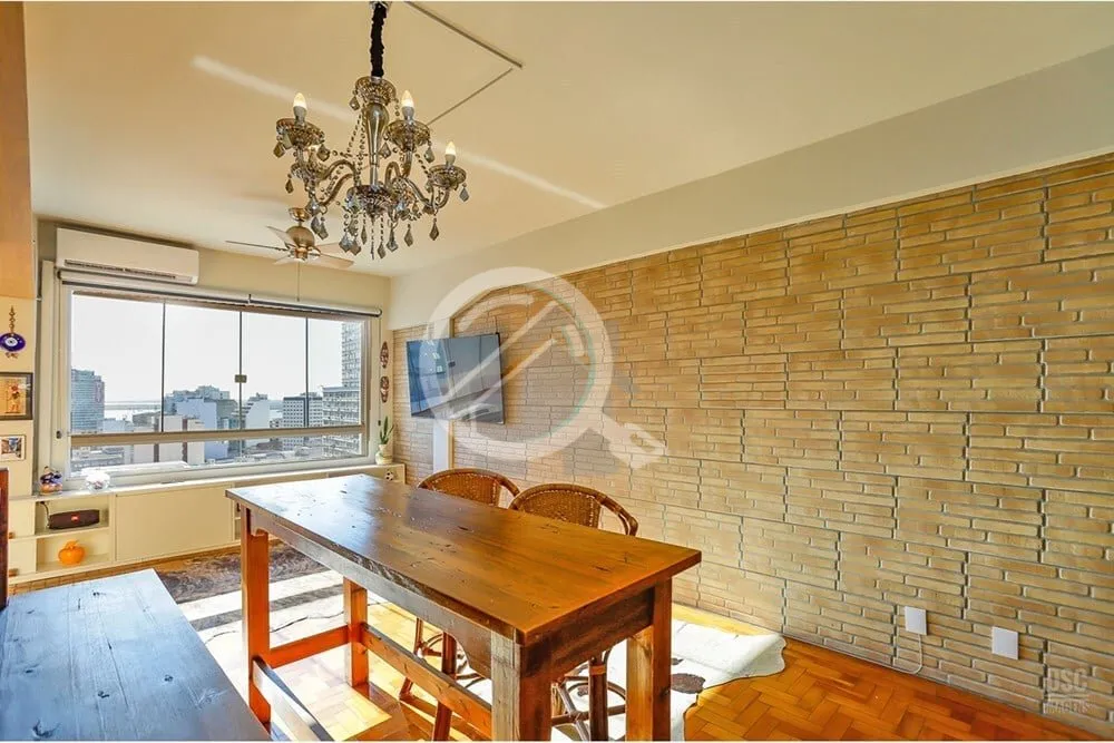 Imagem Apartamento Reformado à Venda no Centro de Rio Grande do Sul Descubra o charme de um apartamento re...
