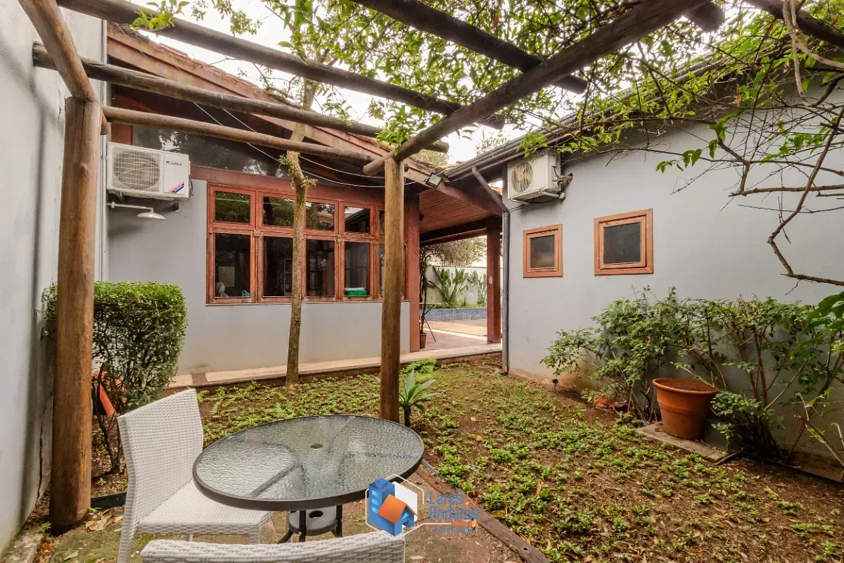 Imagem Casa para venda em Brooklin Paulista com 3 quartos, sendo 3 suítes, 242m²
