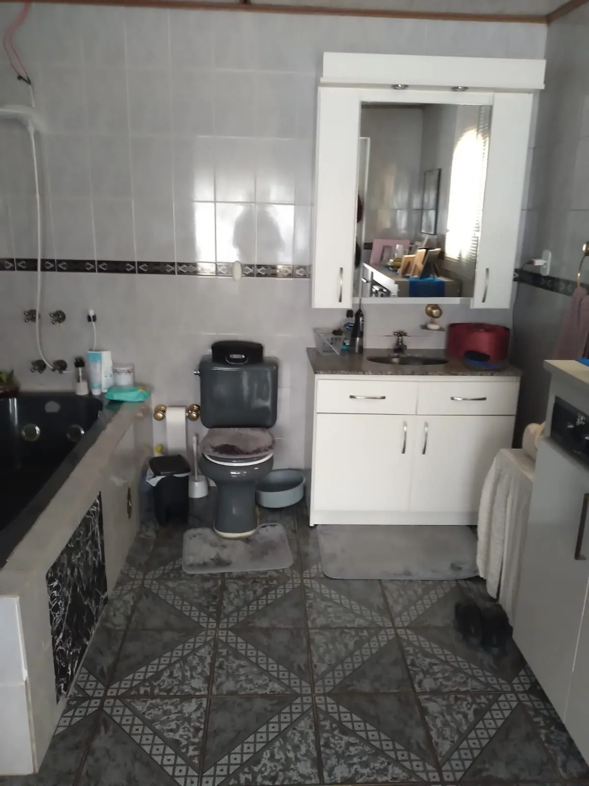 Imagem Casa de esquina 4 Dormitórios (2 suítes) no Jardim Leopoldina!