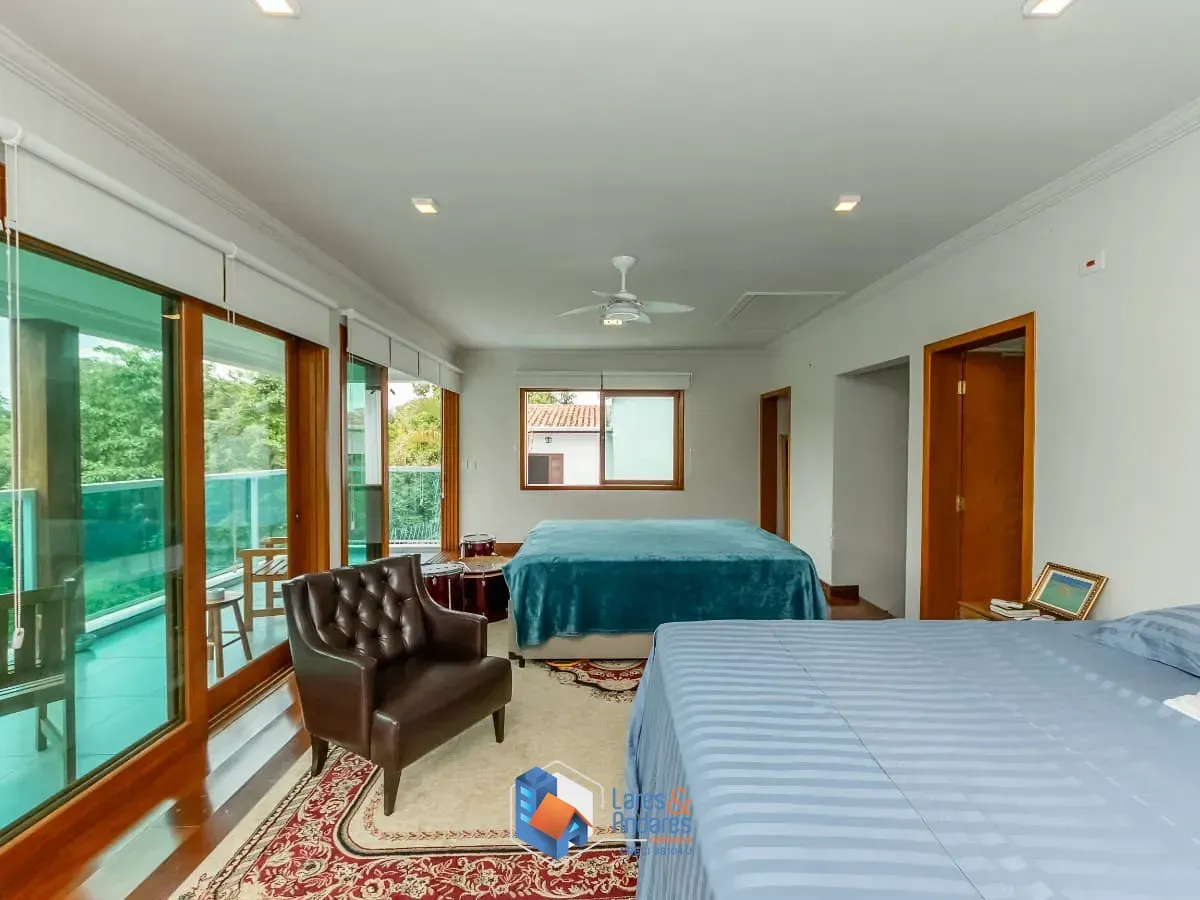 Imagem Sobrado para venda em Jardim Sertãozinho com 3 quartos, sendo 1 suíte, 247m²