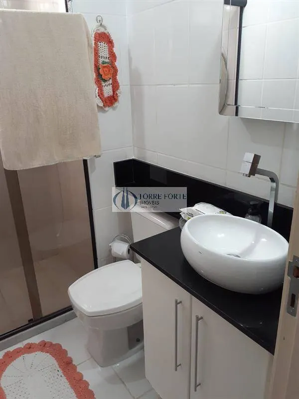 Imagem Apartamento com 2 dormitorios 1 vaga , varanda na Cidade Lider .