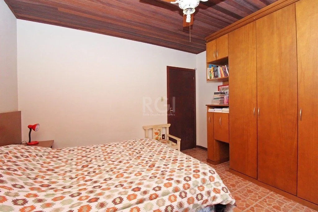 Imagem Casa para Venda - 150m², 4 dormitórios, sendo 1 suites, 3 vagas - Nonoai