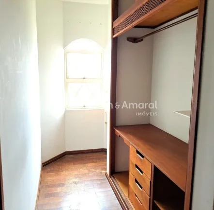 Imagem Casa a venda Vila Nogueira 6 quartos, 3 suítes, ar condicionado, quintal gramado
Essa casa é pra q...
