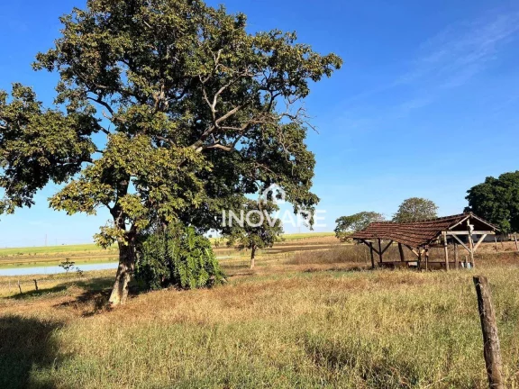 Imagem Chácara com 2 dormitórios à venda, 1 m² por R$ 1.000.000,00 - Zona Rural - Itumbiara/GO