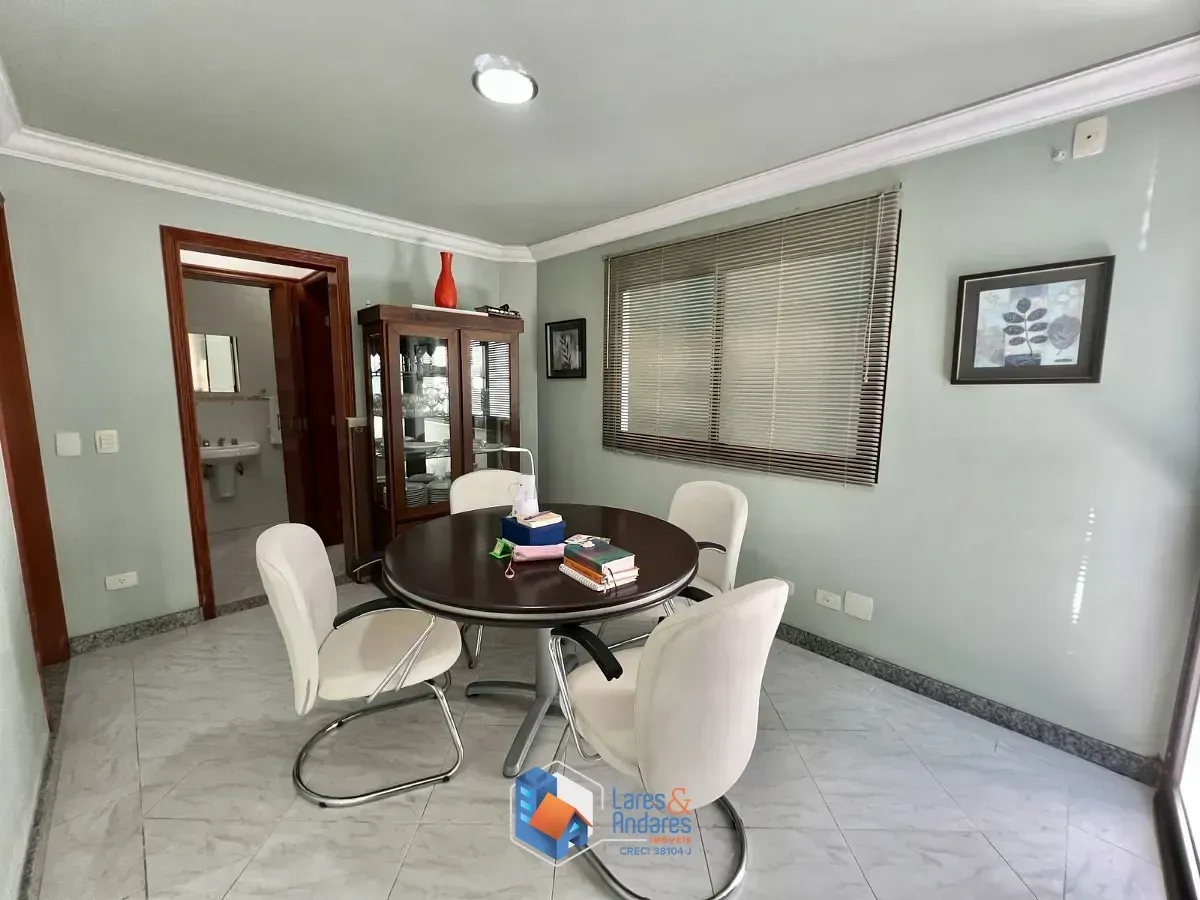Imagem Sobrado para venda em City América com 4 quartos, sendo 4 suítes, 600m²