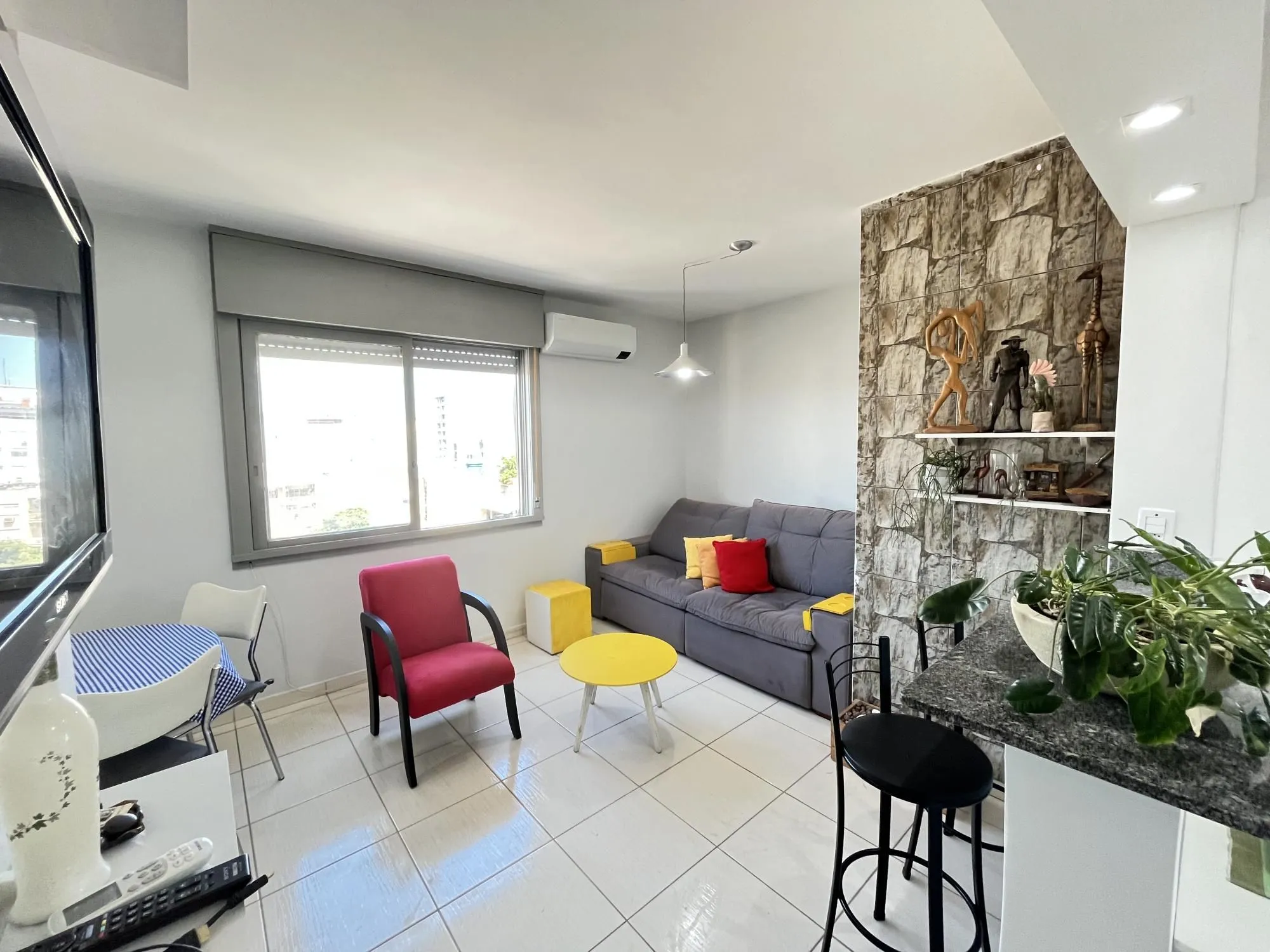 Imagem Apartamento de 2 quartos e 1 vaga de garagem no bairro Farroupilha em POA
