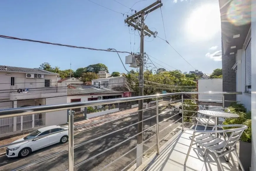 Imagem Casa semimobiliada, com churrasqueira, 3 suítes e 2 vagas no Jardim Itu Sabará