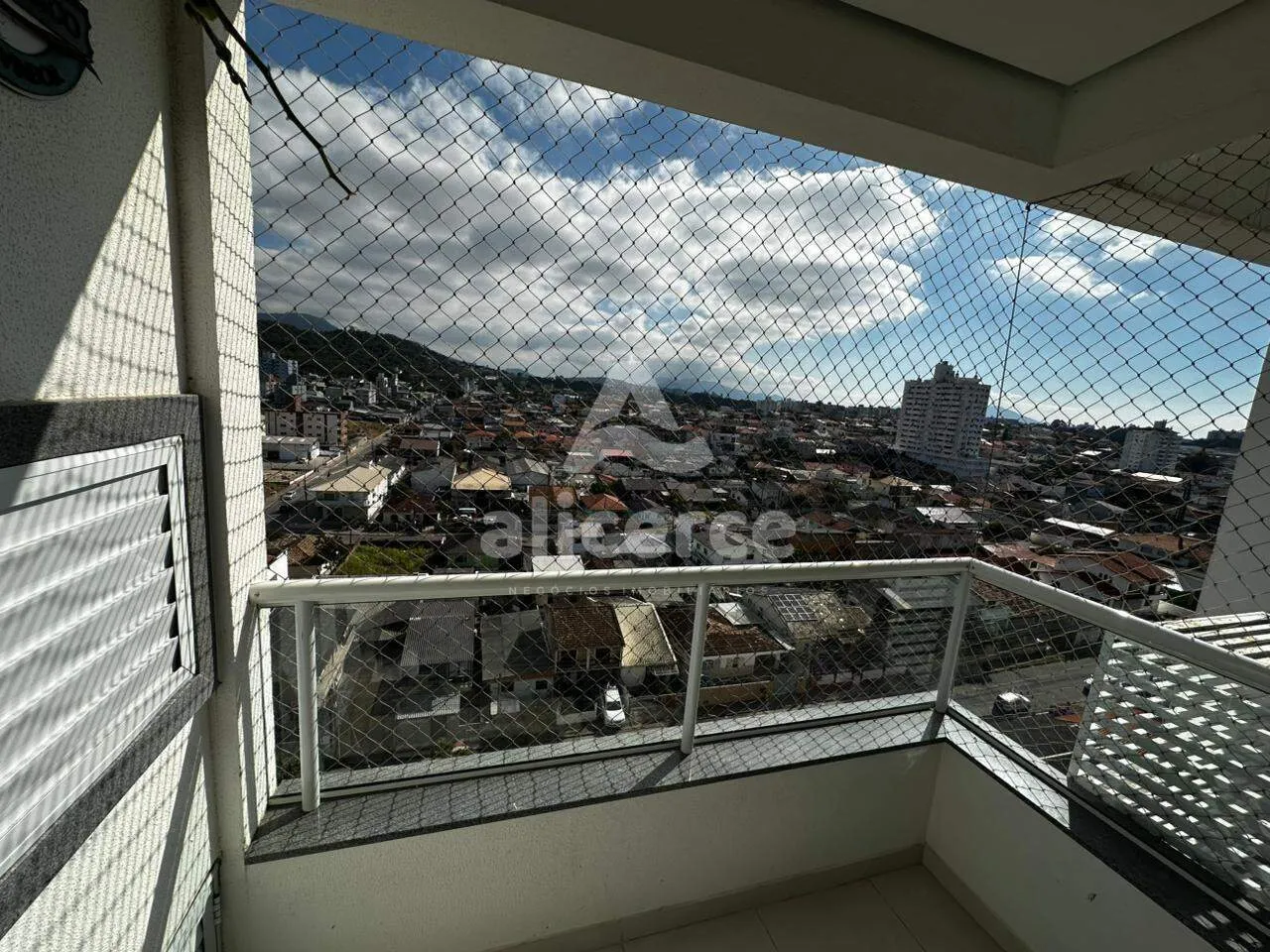 Imagem Apartamento à venda com 2 quartos 1 suíte, 69,2m² em Areias São José