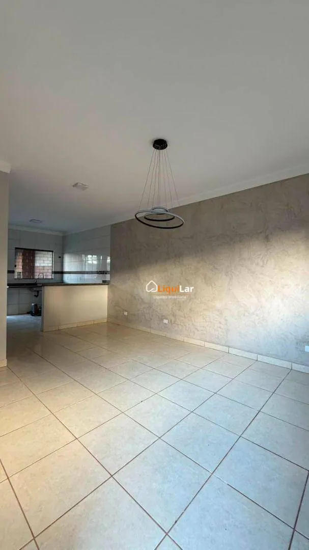 Imagem Casa à Venda no Portal Caiobá com 2 Quartos, Quintal Privativo e Varanda Gourmet