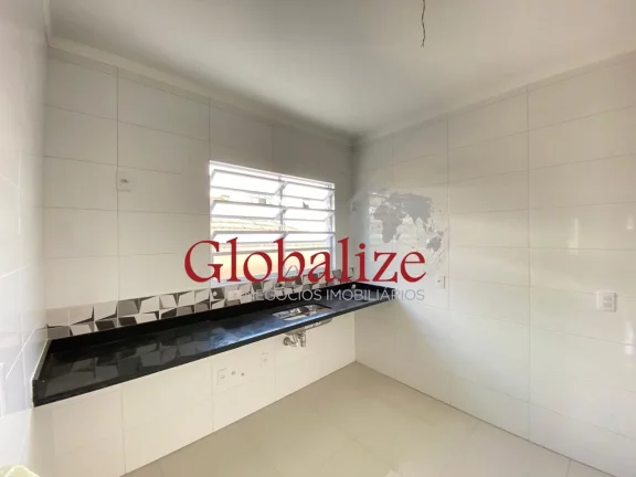 Imagem Linda casa à venda com 2 dormitórios sendo 1 suíte por R$ 660.000,00