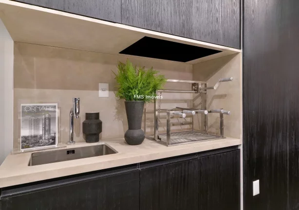 Imagem Apartamento à venda no Itaim Bibi com 3 suítes, 3 vagas, Lindenberg.