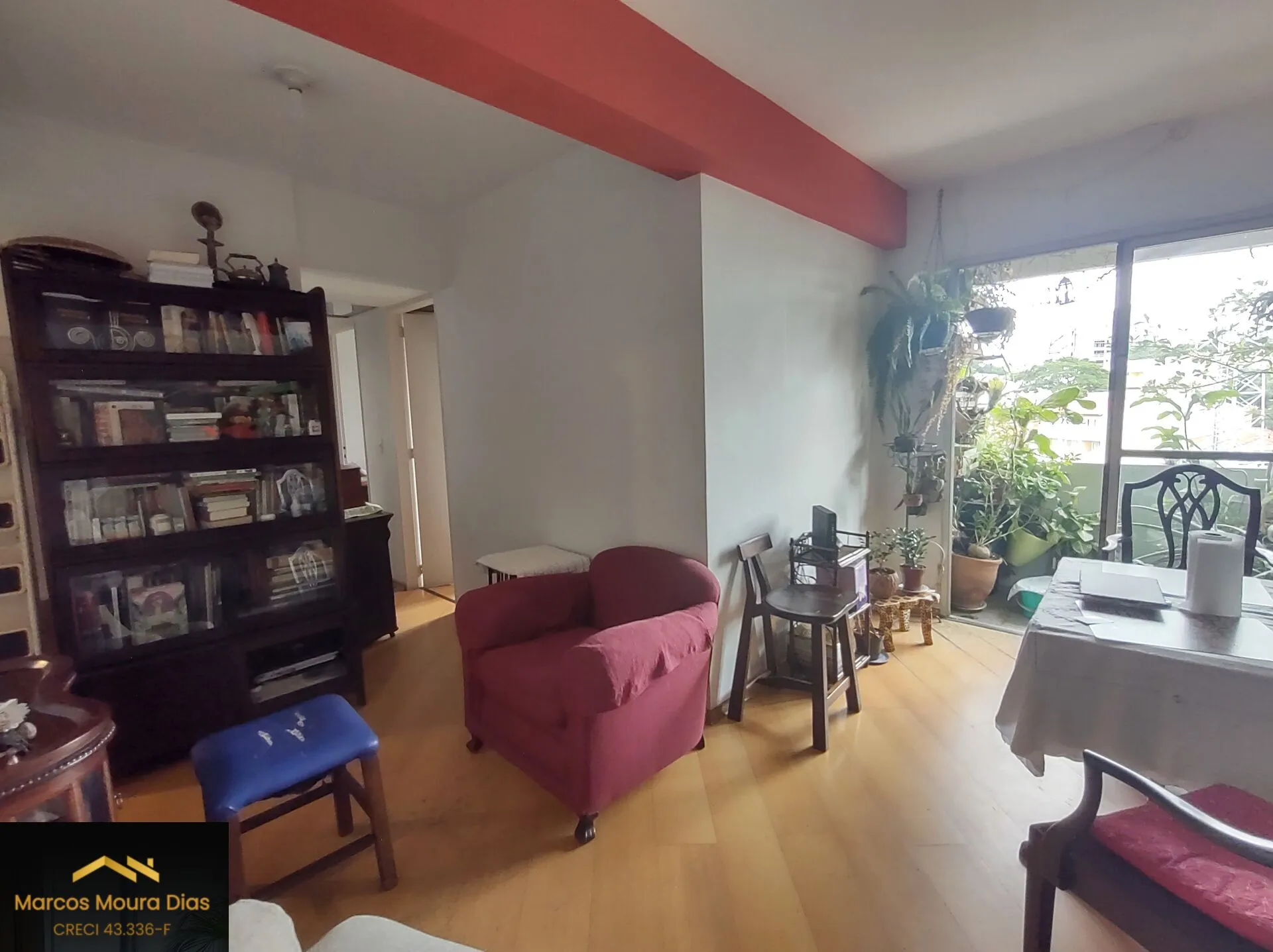 Imagem Apartamento Via Gomes ( Butantã), sala com Varanda, 3 Dormitórios, 2 Banheiros, 1 Vaga, Prédio com Lazer, Portaria 24 hs e Gerador