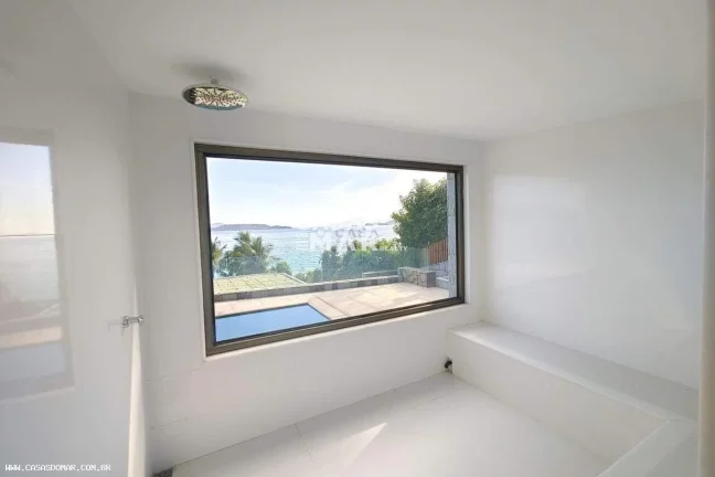 Imagem Casa em Condomínio para Venda em Angra dos Reis / RJ