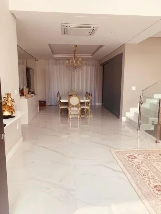 Imagem Casa Alto Padrão à Venda em Alphaville Salvador I | 5 Suítes | Porteira Fechada | Área Gourmet | Piscina
