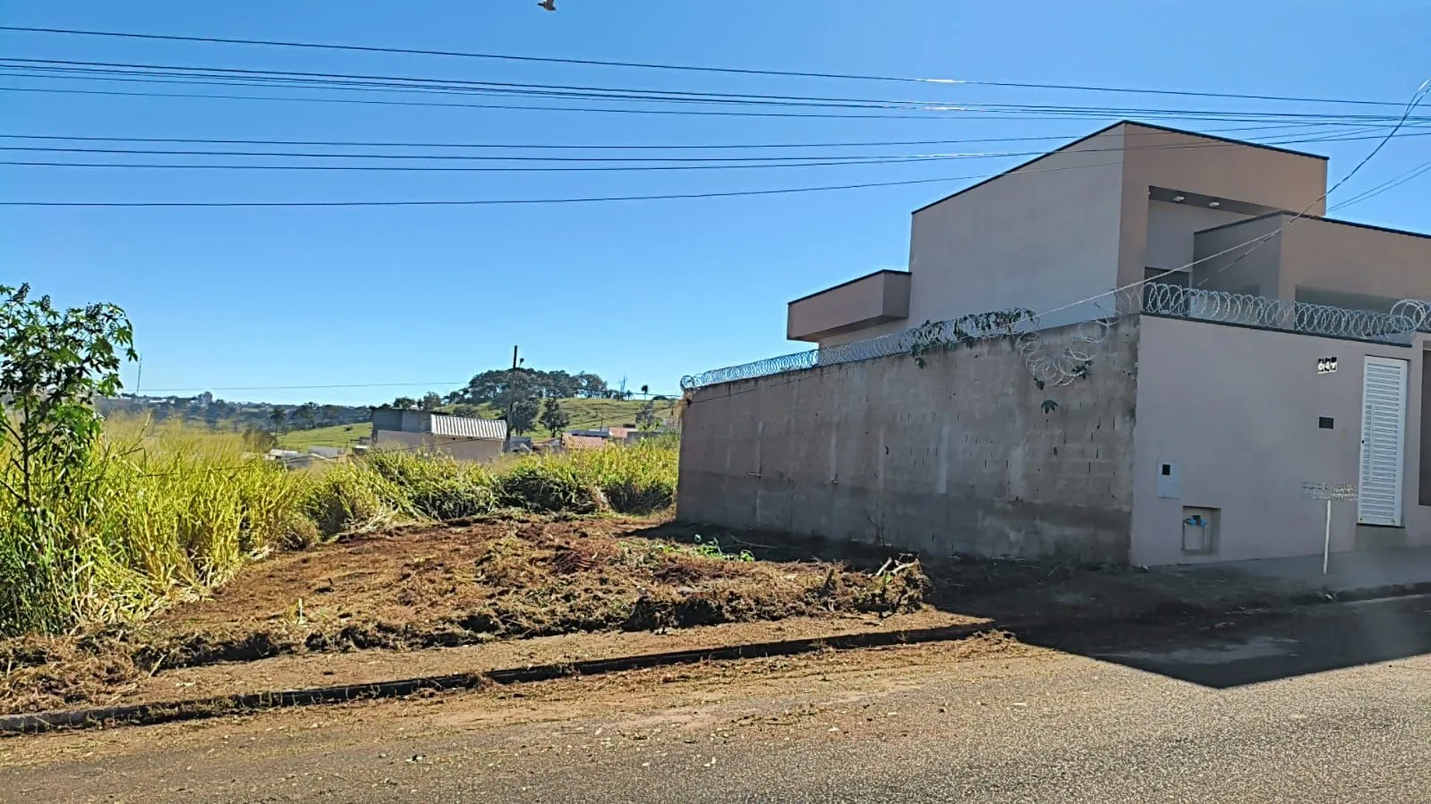 Imagem Terreno à venda, 231 m² por R$ 150.000,00 - Afonso Queiroz - Patos de Minas/MG