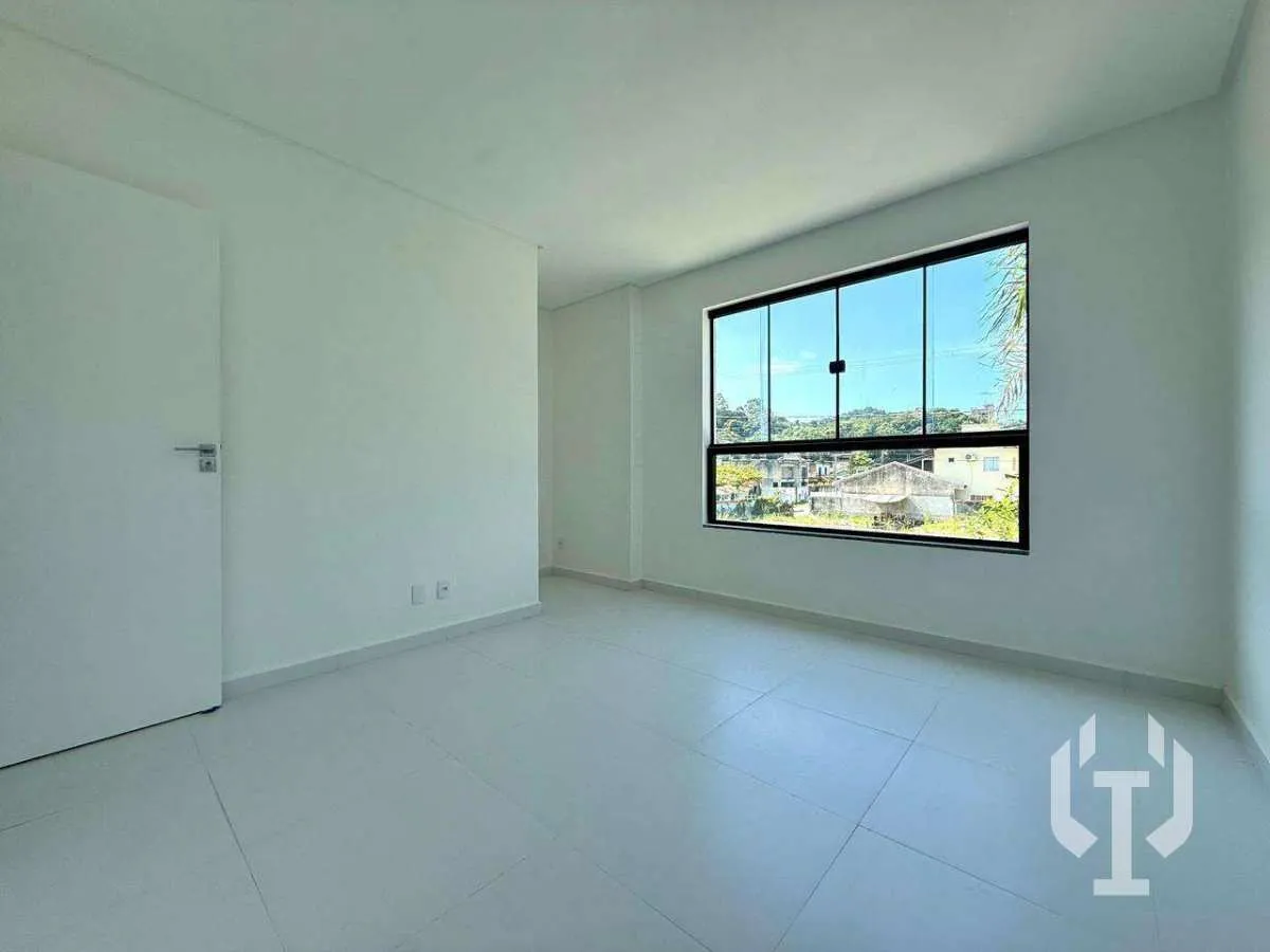 Imagem Sobrado à venda em Itapema, com 2 quartos, 70m2