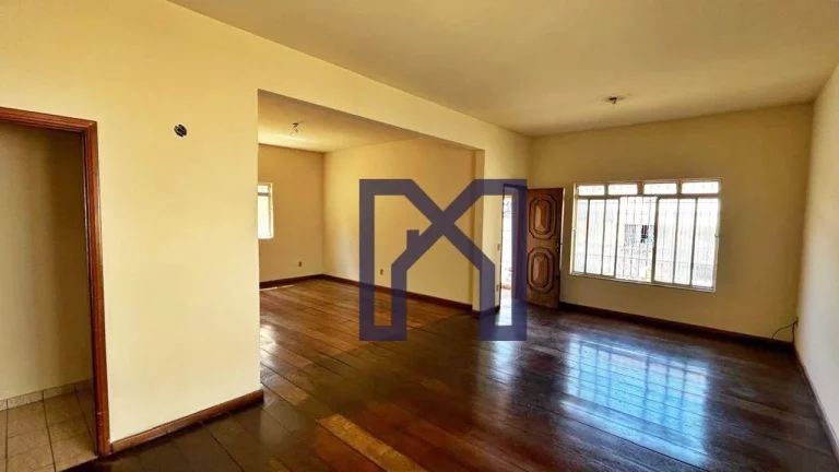 Imagem Casa com 6 dormitórios à venda, 283 m² por R$ 1.400.000,00 - Varginha - Itajubá/MG