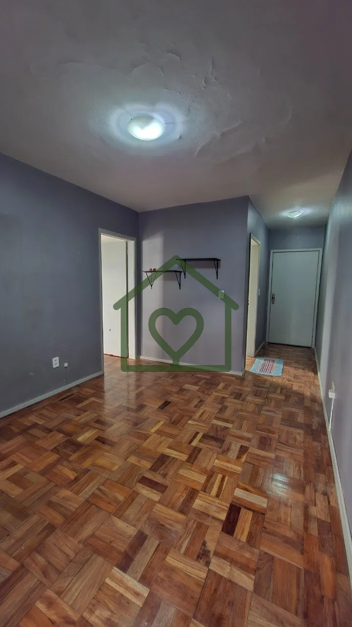 Imagem Apartamento 1 dormitório, de frente, sol da manhã, semi-mobiliado, banheiro com piso reformado, su...