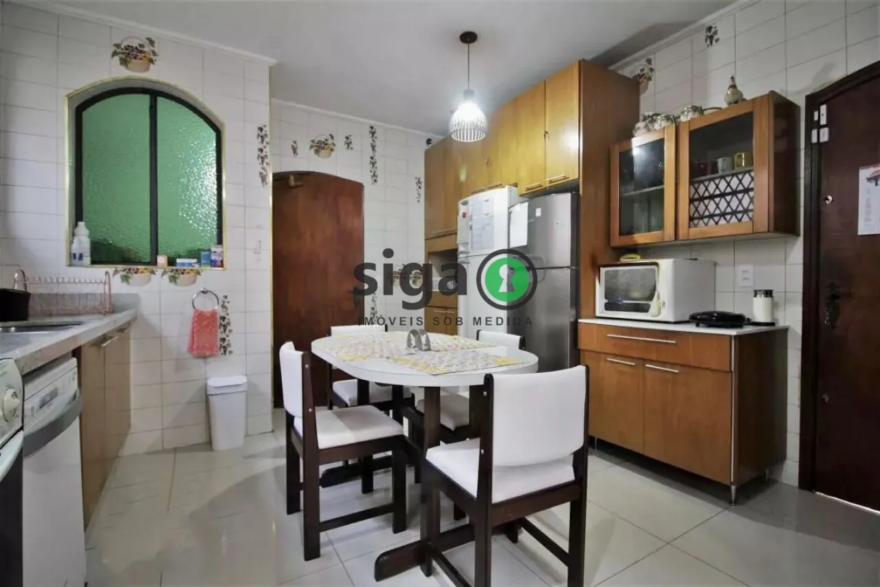 Imagem Casa a venda de 700 metros 6 dormitórios sendo 4 suítes 4 salas 9 vagas no Guedala