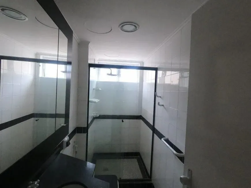 Imagem Apartamento com 2 quartos e 72m² à venda em Menino Deus, Porto Alegre.