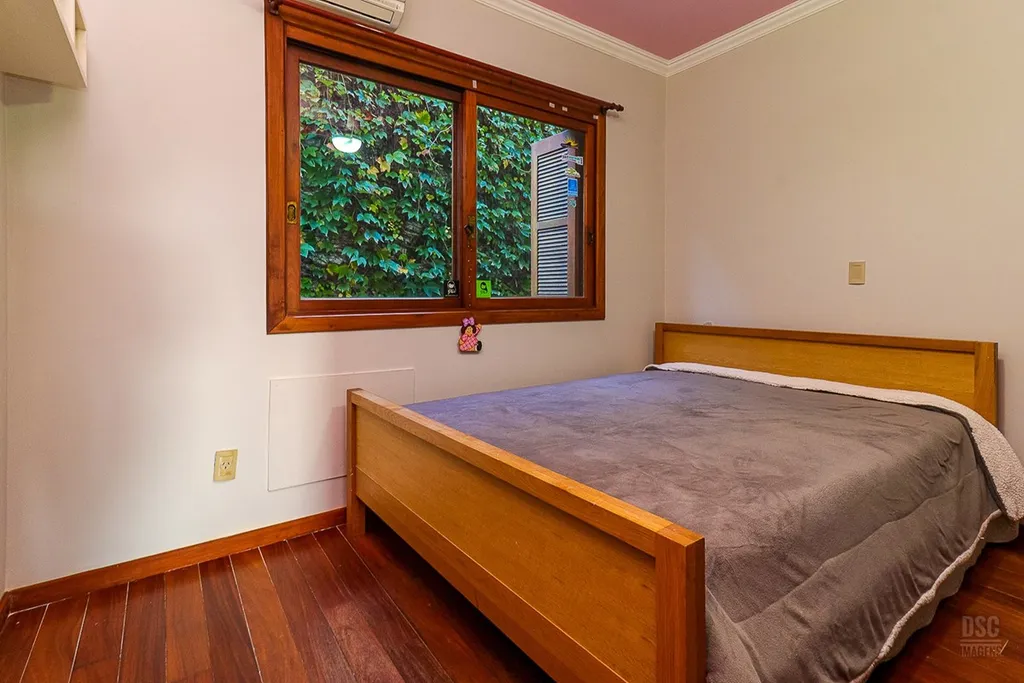 Imagem Casa de Condomínio em Chácara das Pedras