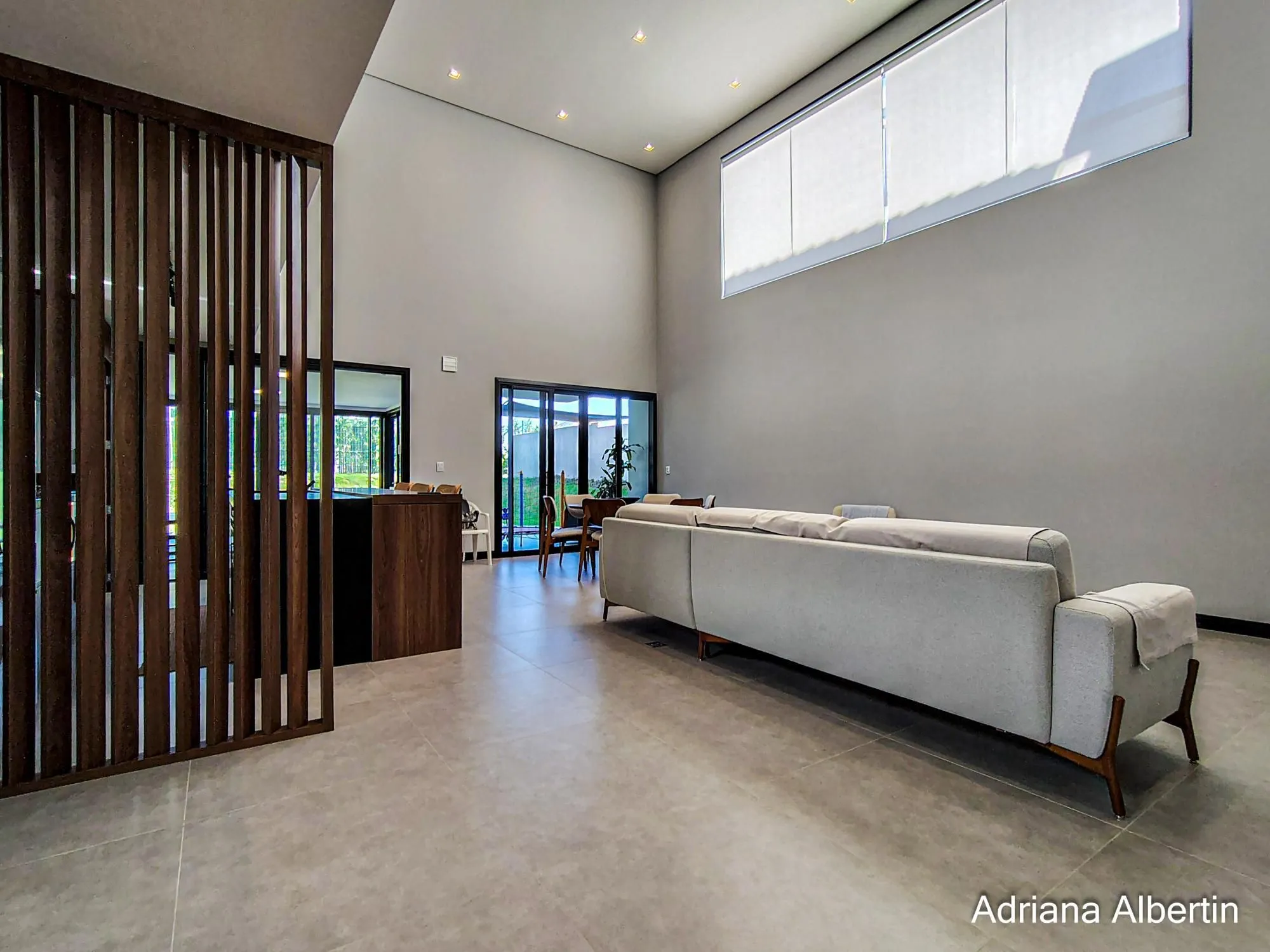 Imagem Casa com 345m², piscina e vista para o Guaiba