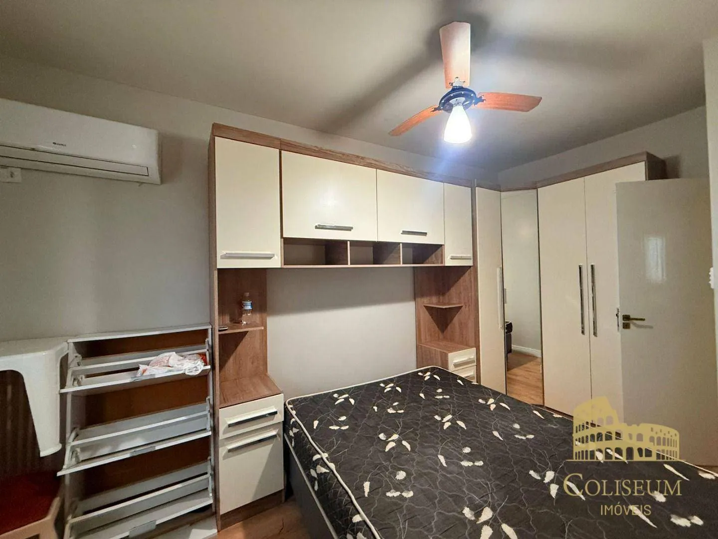 Imagem Apartamento com 2 dormitórios à venda, 71 m² por R$ 390.000,00 - Canto do Forte - Praia Grande/SP