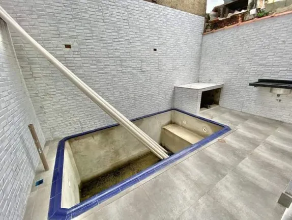 Sobrado com 3 Quartos à Venda, 110 m² em Guilhermina - Praia Grande