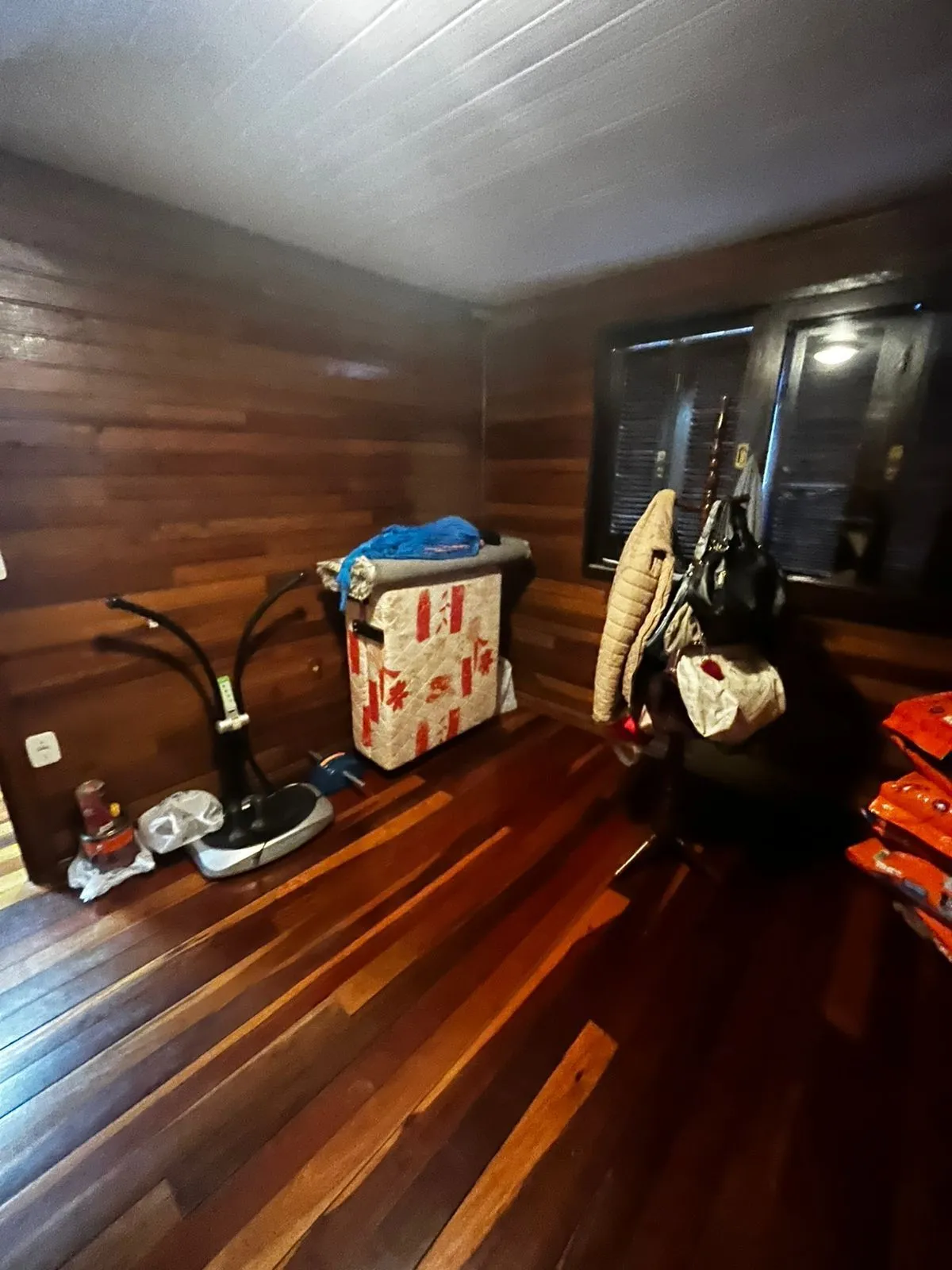 Imagem Terreno de 326m², com 02 casas de Madeira em excelentes condições, Passo d'areia