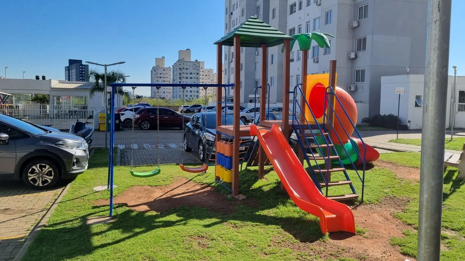 Imagem Apartamento com 02 quartos e 01 vaga fixa no Bairro Morro Santana