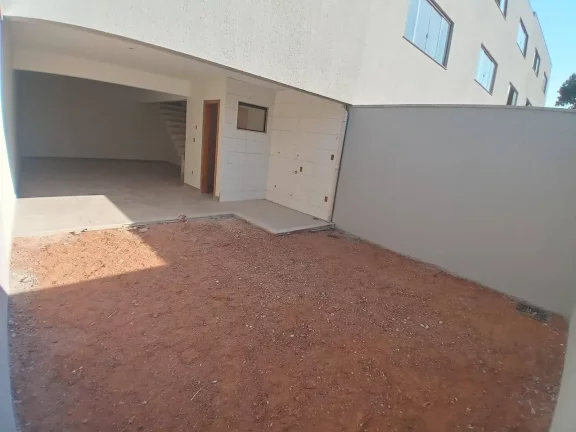 Imagem casa geminada, 3 quartos, sendo 1 suíte - Santa Amélia