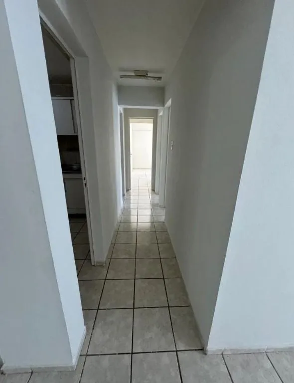 Imagem Apartamento amplo em Manaíra, com 4 quartos, suíte, dependência, 2 vagas, elevador e localização privilegiada perto da praia.
