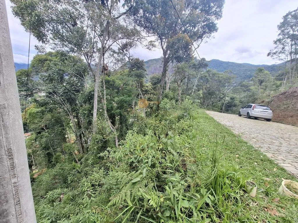 Imagem Terreno em Condomínio para Venda em Teresópolis / RJ no bairro Parque do Imbui