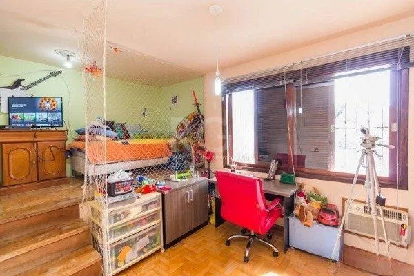 Imagem Casa para Venda de 3 dormitórios 6 vagas no bairro Chácara das Pedras