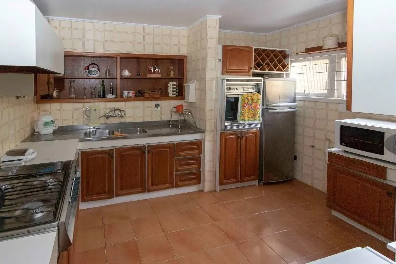 Imagem Casa para Venda - 420m², 5 dormitórios, sendo 2 suites, 6 vagas - Nonoai