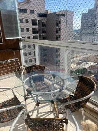 Imagem Apartamento de 3/4 com suíte e Closet, varanda com cortina de vidro