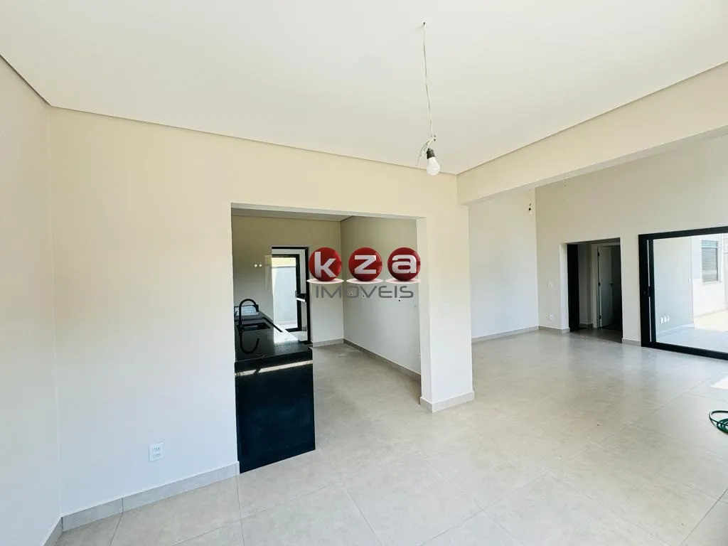 Imagem Incrível Casa em Condomínio à Venda em Valinhos-SP, Vila Capuava - 3 Quartos, 3 Suítes, 2 Salas, 4 Banheiros, 4 Vagas - 169,00 m².