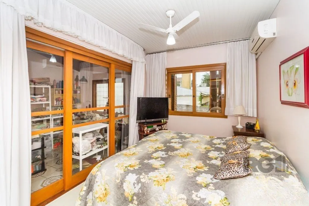 Imagem Casa 4 dormitórios no bairro Espírito Santo