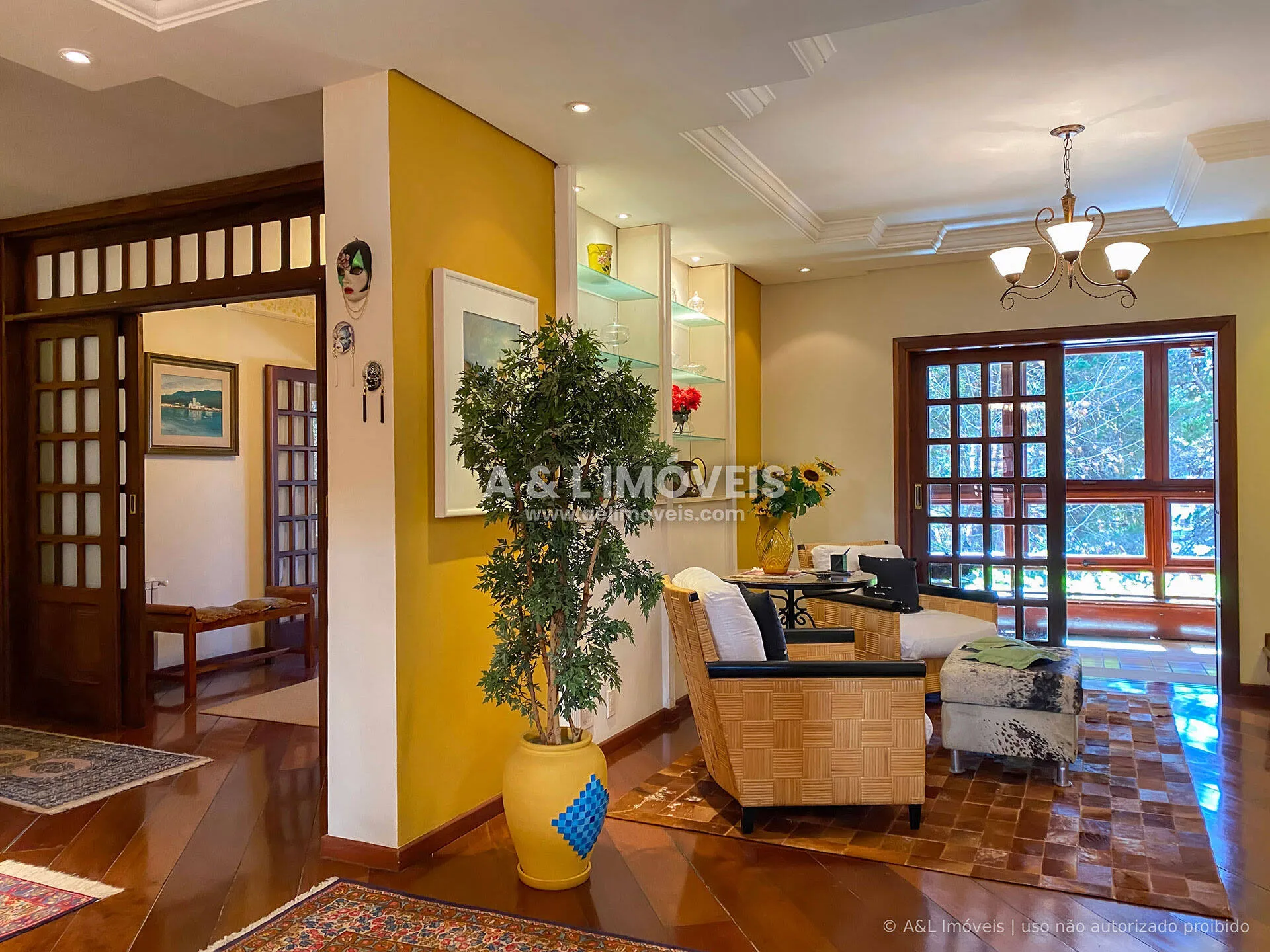 Imagem Cobertura Duplex Capivari | 152 m², 5 Dorms, Lareira e Calefação
