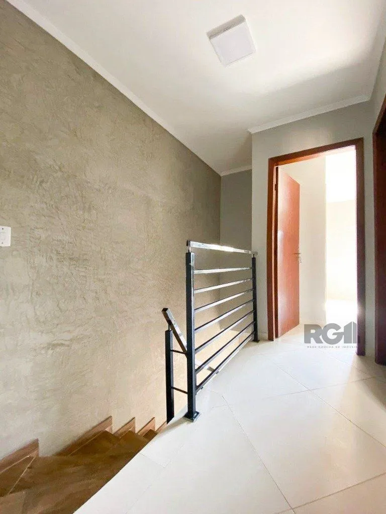 Imagem Casa de 3 dormitórios no bairro Mário Quintana