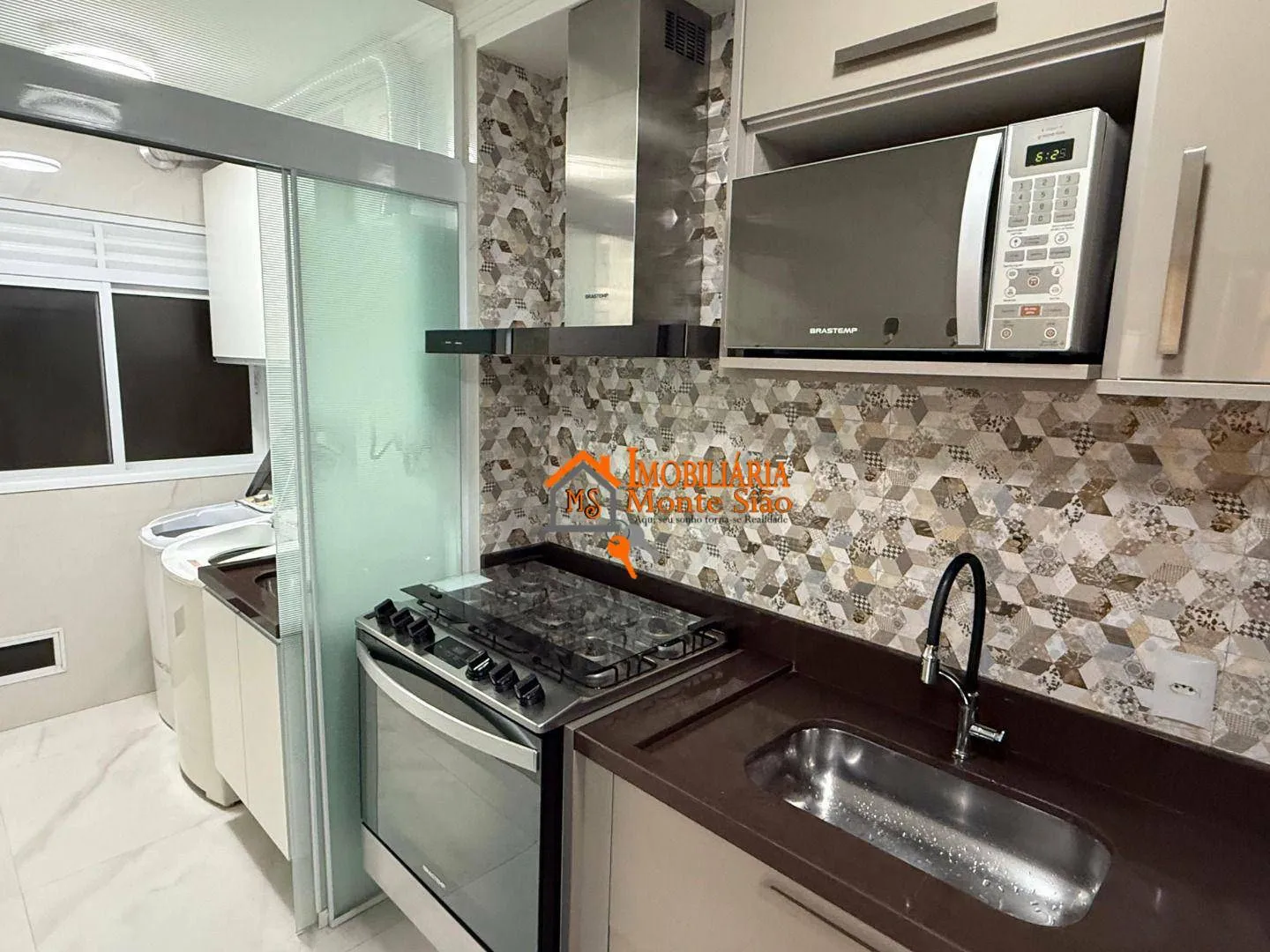 Imagem Apartamento com 2 dormitórios para alugar, 66 m² por R$ 6.500,00/mês - Jardim Flor da Montanha - Guarulhos/SP