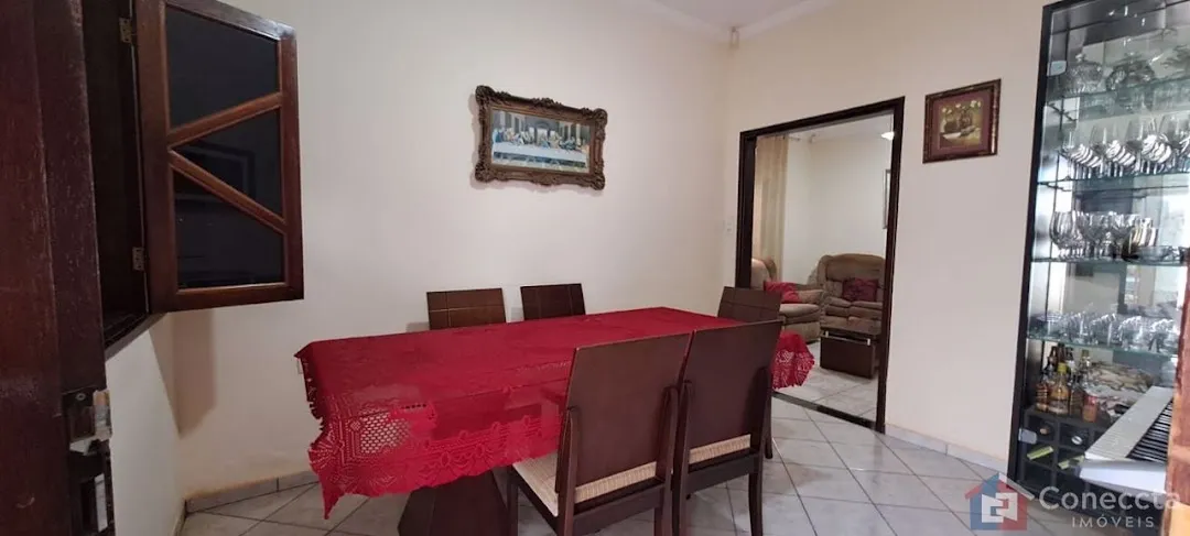 Imagem Casa com 4 dormitórios à venda, 195 m² por R$ 750.000,00 - Copacabana - Patos de Minas/MG