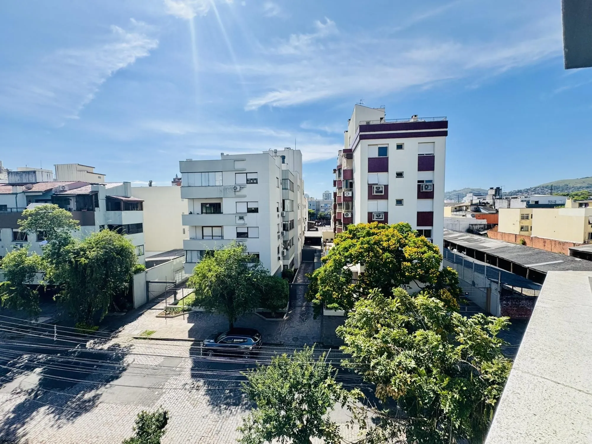 Imagem Apartamento 1 Dormitório Reformado com Sacada e Churrasqueira no Jardim Botânico
